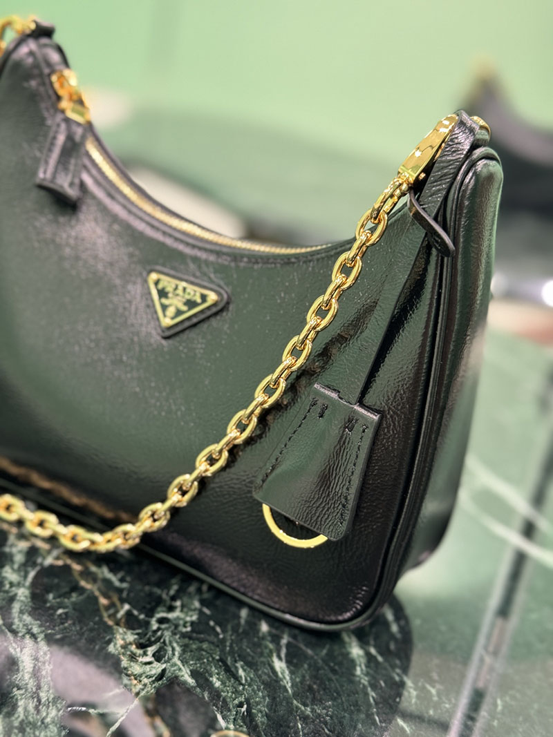 プラダ アウトレット PRADA Re-Edition サフィアーノレザー ミニバッグ 1BC204_NZV_F0632_V_QOM ブラック H品 プラダ ミニバッグ 人気 - 画像 (4)