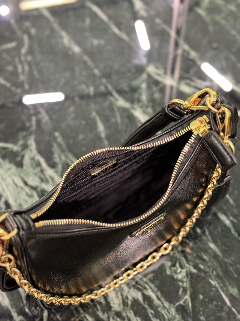 プラダ アウトレット PRADA Re-Edition サフィアーノレザー ミニバッグ 1BC204_NZV_F0632_V_QOM ブラック H品 プラダ ミニバッグ 人気 - 画像 (3)