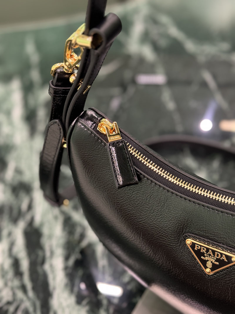 プラダ アウトレット PRADA アーケ スモール レザー ショルダーバッグ 1BC194_ASK_F0002_V_OOO ブラック H品 プラダ チェーンバッグ 斜めがけ - 画像 (4)