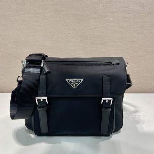 プラダ メッセンジャーバッグ ナイロン