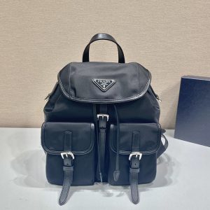 プラダ バックパック ナイロン