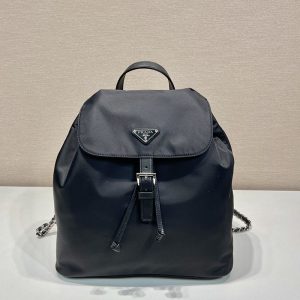 プラダ バックパック ナイロン