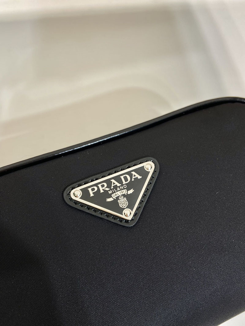 プラダ アウトレット PRADA サフィアーノレザー ポーチ レディース メンズ 2NE065 ブラック H品 プラダ ナイロンポーチ アウトレット - 画像 (4)