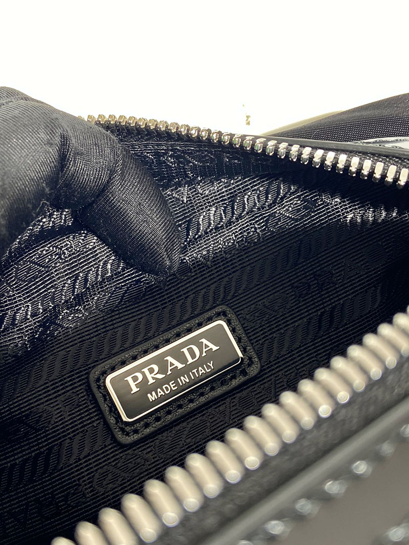 プラダ アウトレット PRADA サフィアーノレザー ポーチ レディース メンズ 2NE065 ブラック H品 プラダ ナイロンポーチ アウトレット - 画像 (2)