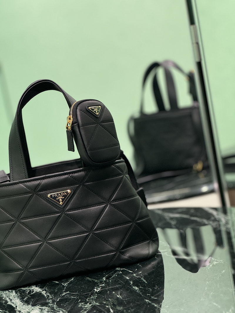 プラダ アウトレット PRADA スモール キルティング トート 三角ロゴプレート ショルダーバッグ ハンドバッグ 2WAY 1BG548 ブラック H品 プラダ トートバッグ クリーニング - 画像 (8)