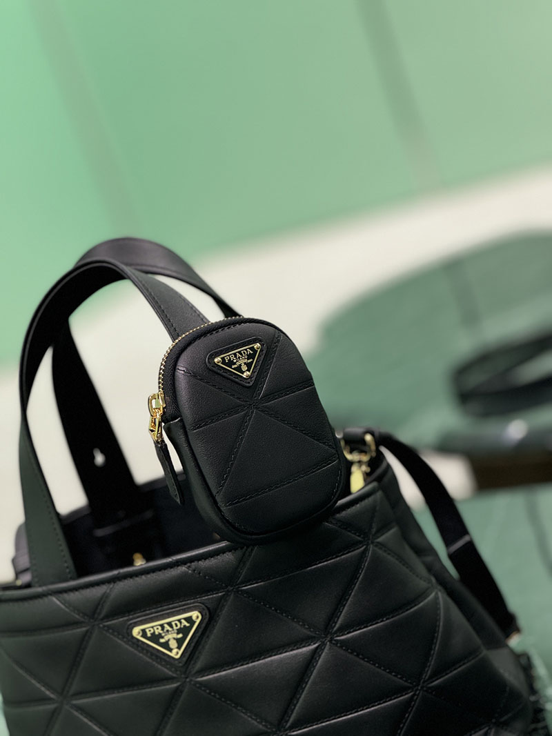 プラダ アウトレット PRADA スモール キルティング トート 三角ロゴプレート ショルダーバッグ ハンドバッグ 2WAY 1BG548 ブラック H品 プラダ トートバッグ クリーニング - 画像 (5)