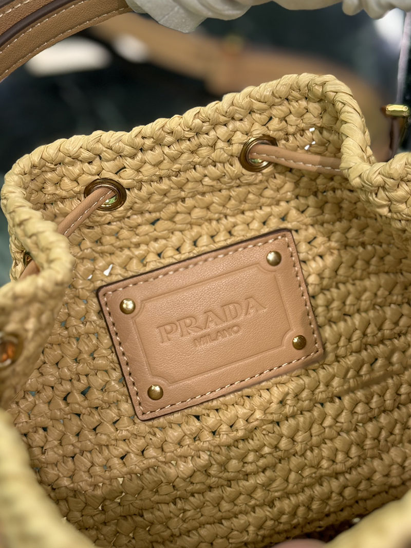 プラダ アウトレット PRADA クロシェxレザー ミニバケットバッグ 1BE068_2M2T_F0018_V_OUO ナチュラル H品 プラダ 巾着バッグ アウトレット - 画像 (2)