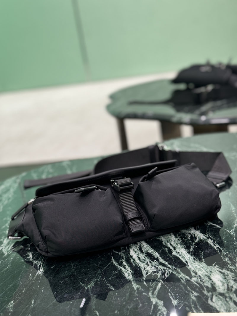 プラダ アウトレット PRADA Re-Nylon xレザー ショルダーバッグ 2VH174_2DW3_F0002_V_OOO ブラック H品 プラダ ウエストバッグ メンズ - 画像 (4)