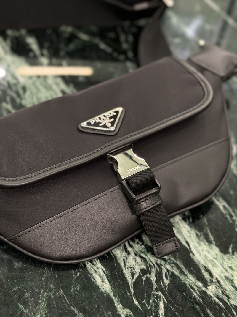 プラダ アウトレット PRADA Re-Nylon xサフィアーノレザー ショルダーバッグ 2VH176_2DMH_F0002_V_OOO ブラック H品 プラダ ウエストバッグ メンズ - 画像 (5)