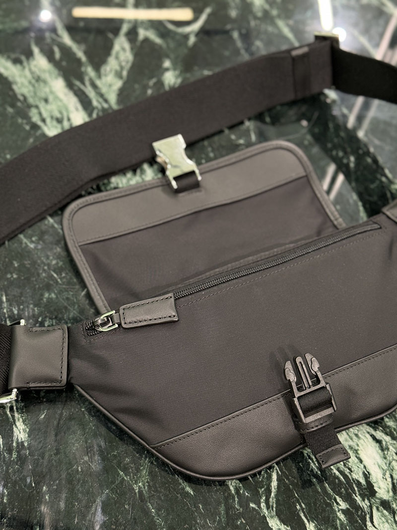 プラダ アウトレット PRADA Re-Nylon xサフィアーノレザー ショルダーバッグ 2VH176_2DMH_F0002_V_OOO ブラック H品 プラダ ウエストバッグ メンズ - 画像 (4)