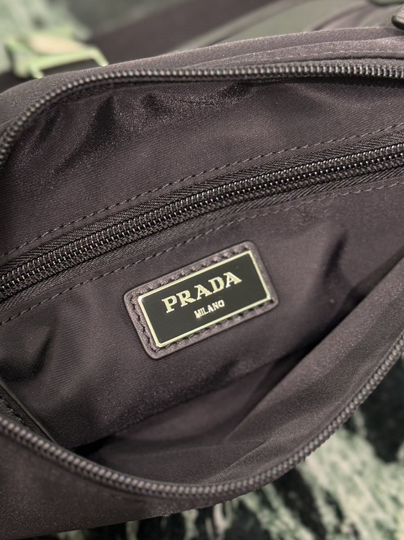 プラダ アウトレット PRADA Re-Nylon xサフィアーノレザー ショルダーバッグ 2VH176_2DMH_F0002_V_OOO ブラック H品 プラダ ウエストバッグ メンズ - 画像 (2)