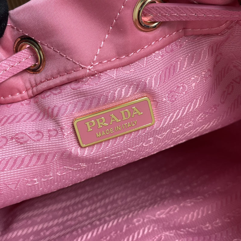 プラダ アウトレット PRADA デュエット Re-Nylon バケットバッグ 1BH038_RV44_F0410_V_UOO ピンク H品 プラダ 巾着ポーチ 使い方 - 画像 (2)