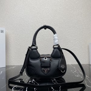 プラダ ショルダーバッグ 激安