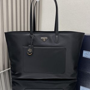 プラダ トートバッグ ナイロン a4