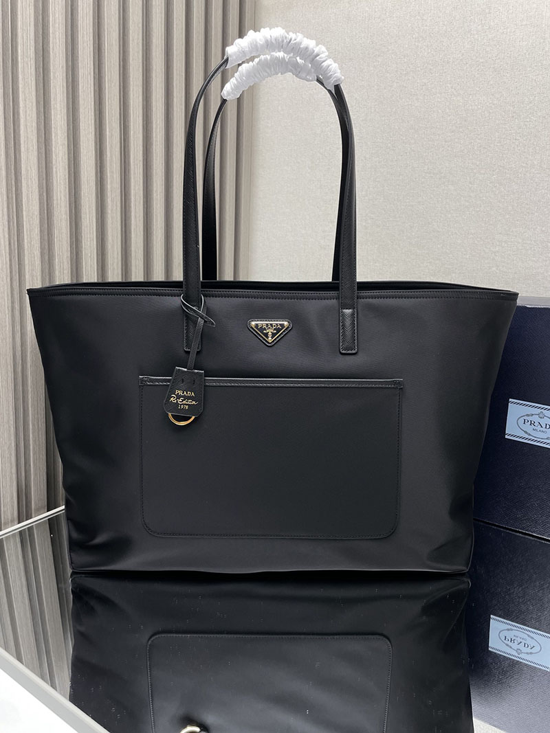プラダ トートバッグ ナイロン a4