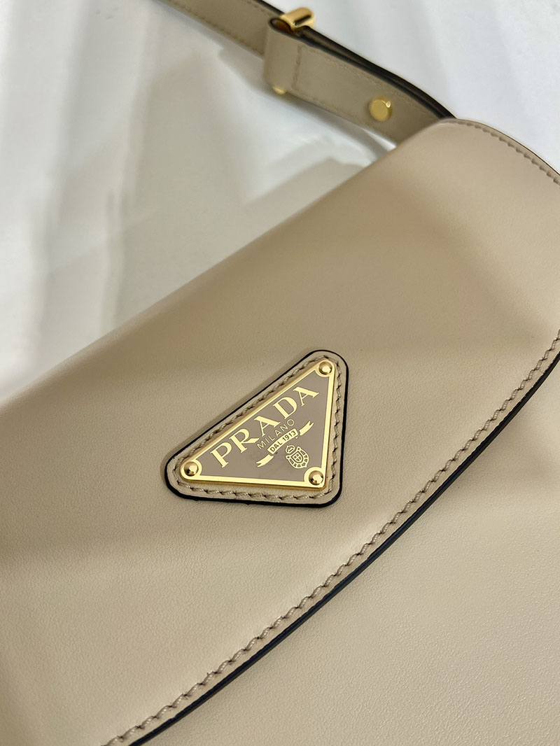 プラダ アウトレット PRADA フラップ付 プラダ アーケ レザー ショルダーバッグ 1BD365_ASK_F0236_V_HVO ベージュ H品 プラダ ショルダーバッグ 激安 - 画像 (4)