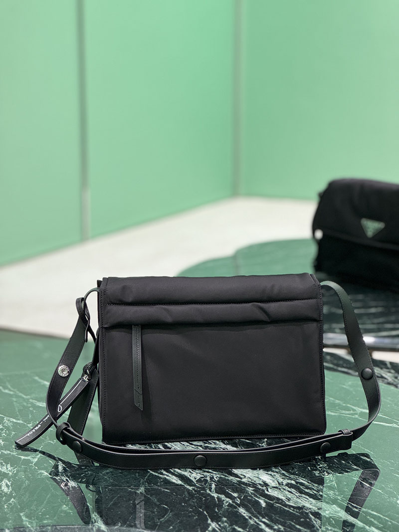 プラダ アウトレット PRADA ミディアム パデッドRe-Nylon ショルダーバッグ 1BD255_RDLN_F0002_V_OOO ブラック H品 プラダ メッセンジャーバッグ レディース - 画像 (7)