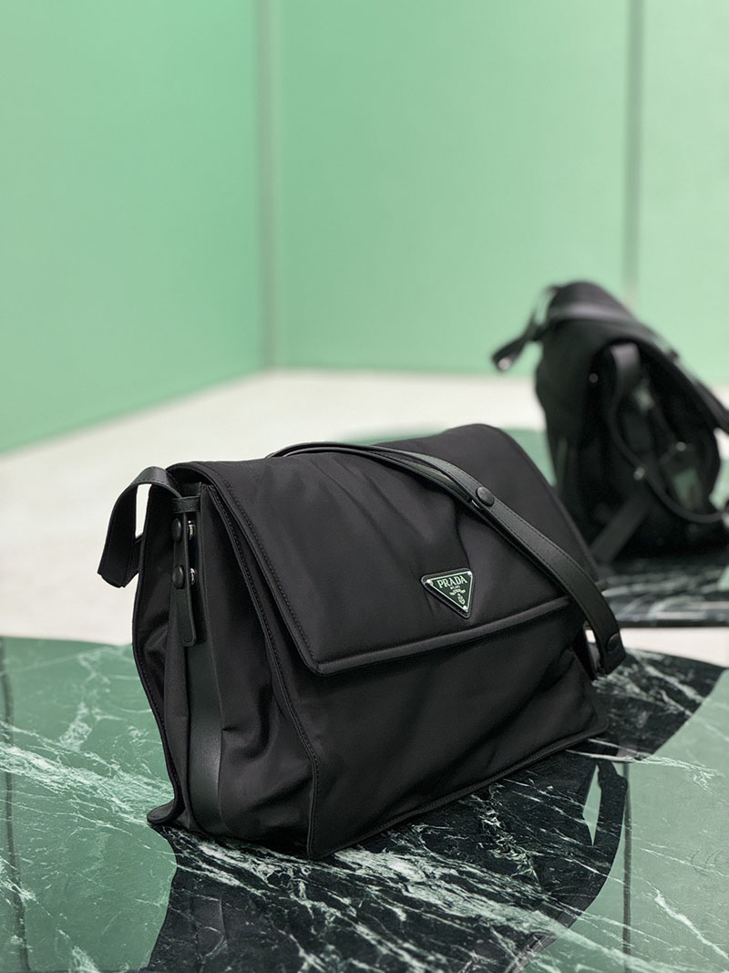 プラダ アウトレット PRADA Re-Nylon ラージ パデッド ショルダーバッグ 1BD256_RDLN_F0002_V_OOO ブラック H品 プラダ メッセンジャーバッグ レディース - 画像 (9)