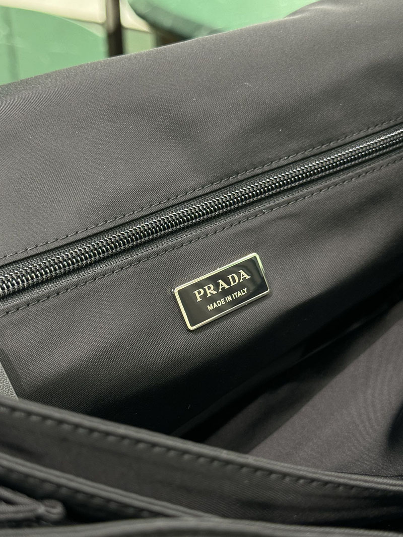 プラダ アウトレット PRADA Re-Nylon ラージ パデッド ショルダーバッグ 1BD256_RDLN_F0002_V_OOO ブラック H品 プラダ メッセンジャーバッグ レディース - 画像 (2)