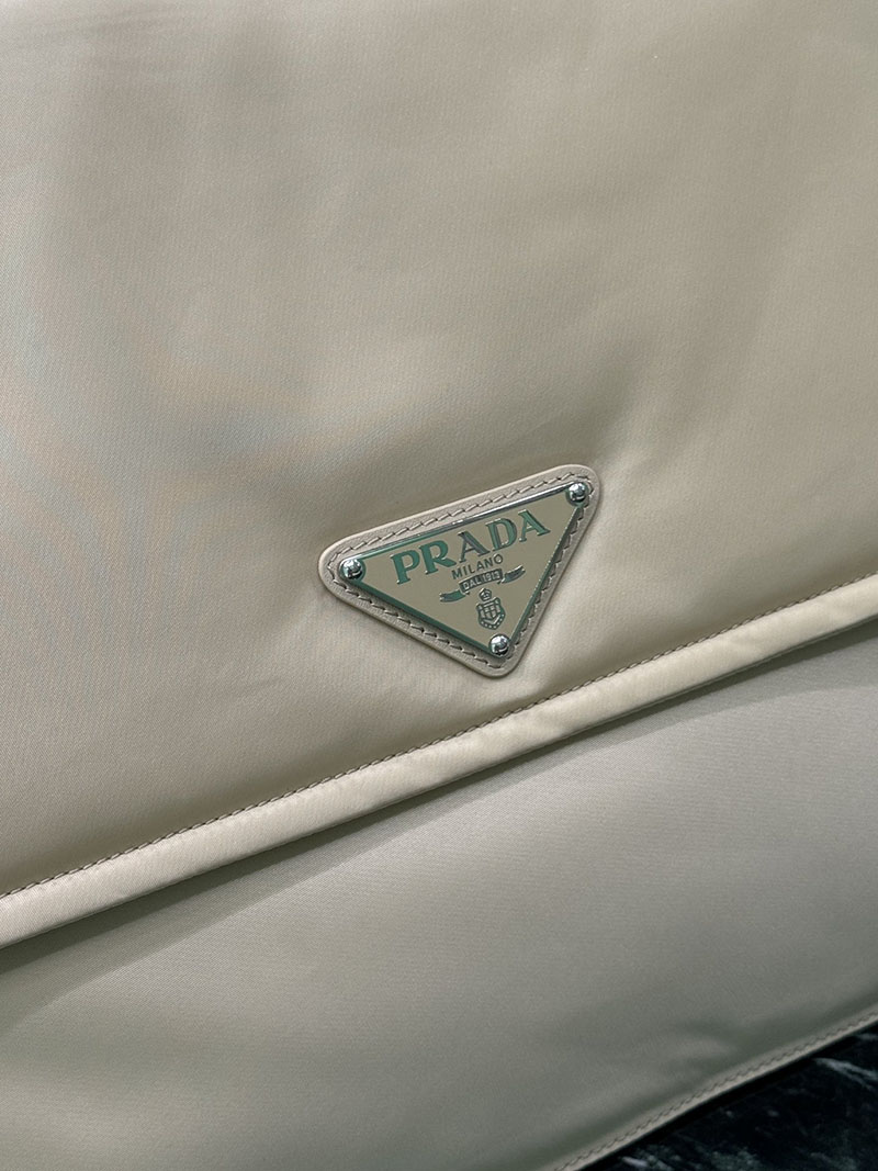 プラダ アウトレット PRADA スモール パデッド Re-Nylon ショルダーバッグ 1BD313_RDLN_F0040_V_OOO ベージュ H品 プラダ 斜めがけ ナイロン レディース - 画像 (6)
