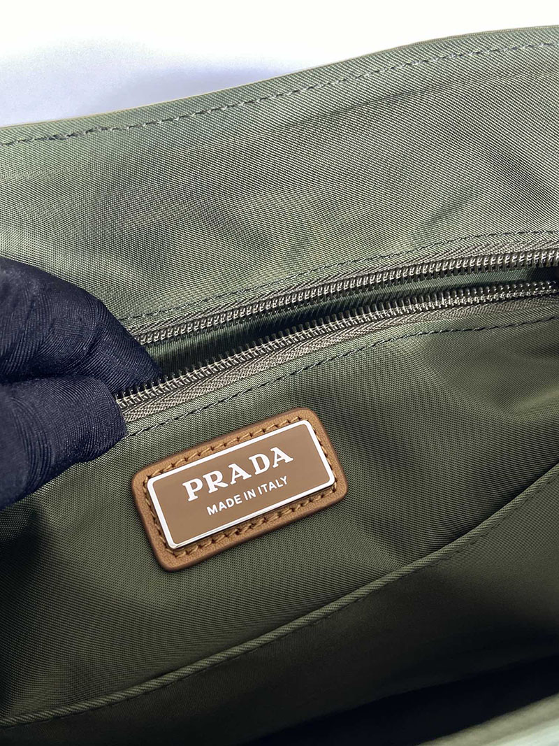 プラダ アウトレット PRADA ラージRe-Nylonレザーショルダーバッグ 2VD052_384_FO3UQ_V_OBF カーキ H品 プラダ ナイロンバッグ 人気 - 画像 (2)