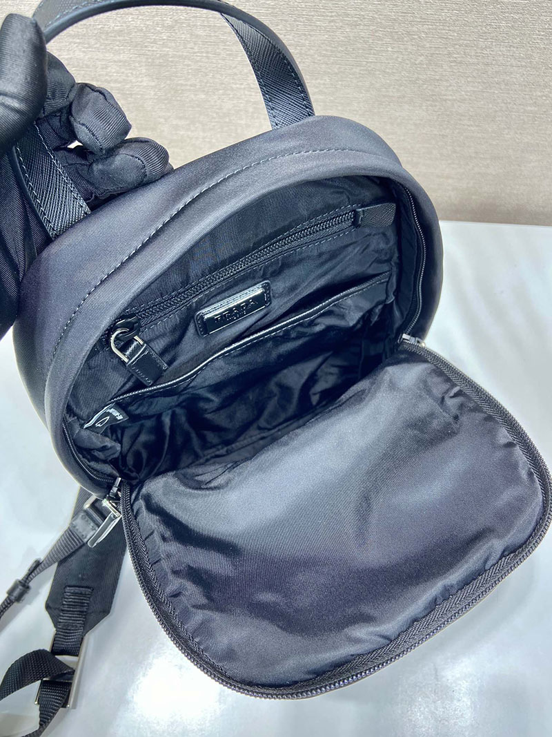 プラダ アウトレット PRADA Re-Nylon xサフィアーノレザー バックパック 2VZ105_2DMG_F0002_V_OOO ブラック H品 プラダ ナイロンリュック アウトレット - 画像 (4)