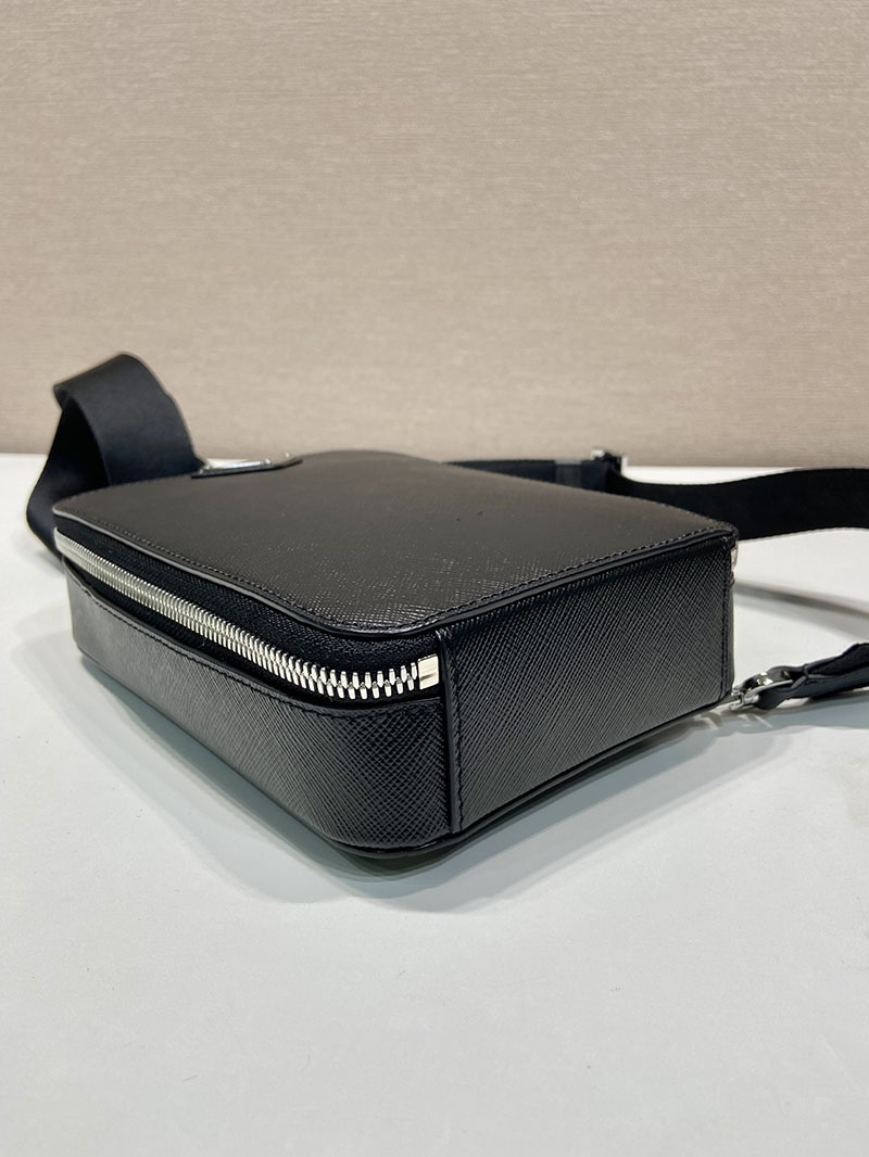 プラダ アウトレット PRADA ブリック サフィアーノレザー バッグ 2VZ106_9Z2_F0002_V_OOO ブラック H品 プラダ バムバッグ メンズ 仕事用 - 画像 (5)