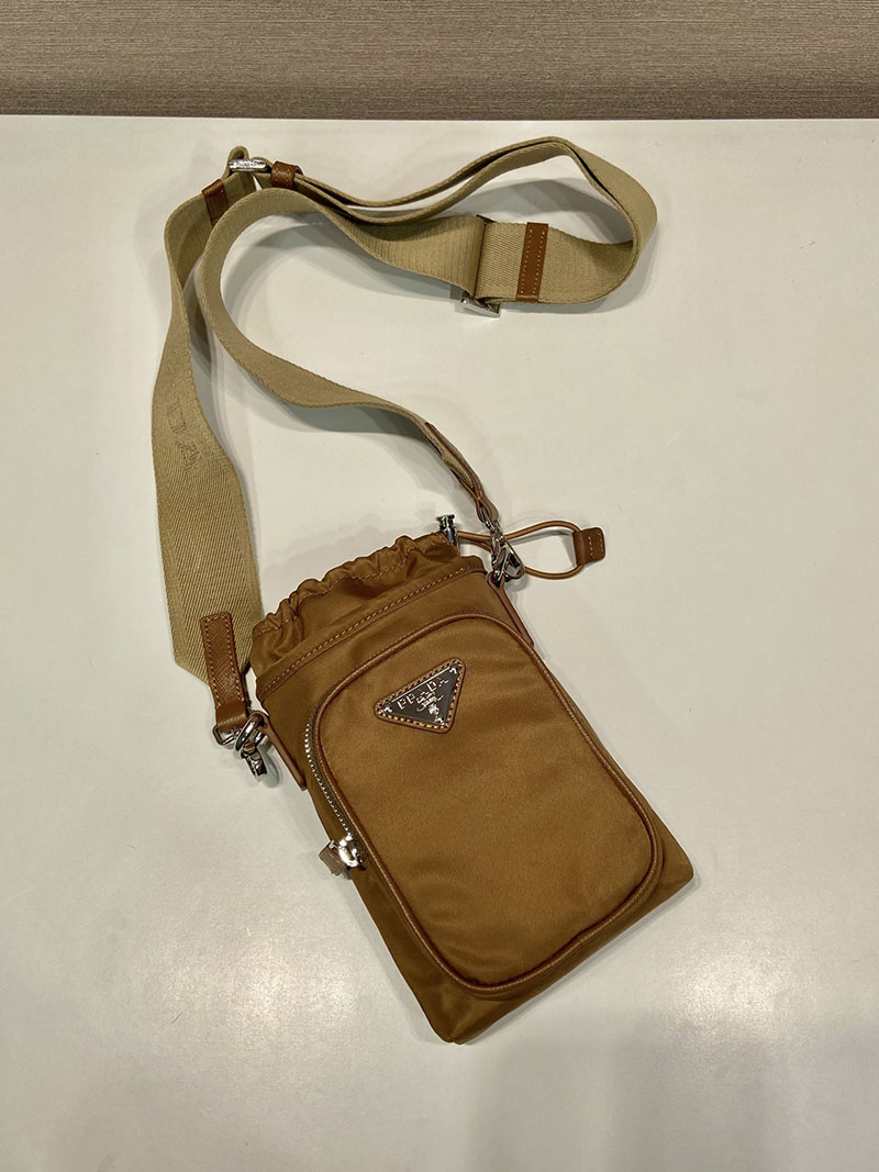 プラダ アウトレット PRADA Re-Nylon スマートフォンケース 2ZH155_2DMI_F0046 ブラウン H品 プラダ バッグ メンズ ナイロン 通勤 - 画像 (8)