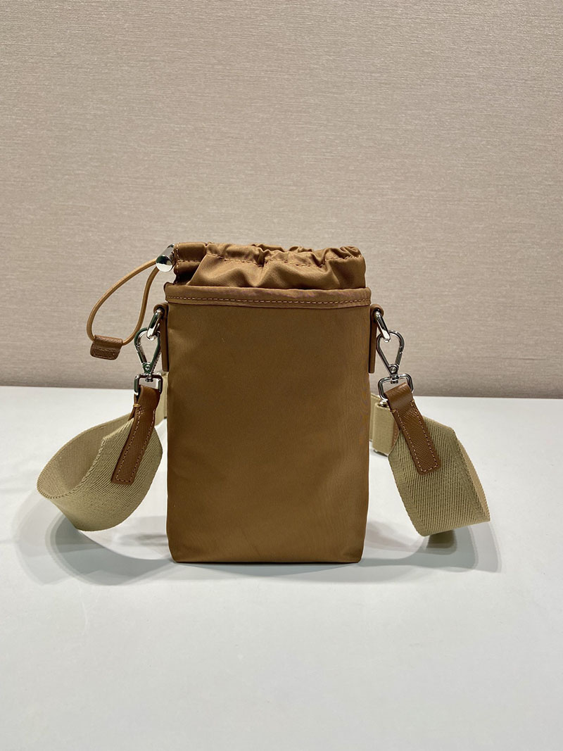 プラダ アウトレット PRADA Re-Nylon スマートフォンケース 2ZH155_2DMI_F0046 ブラウン H品 プラダ バッグ メンズ ナイロン 通勤 - 画像 (7)