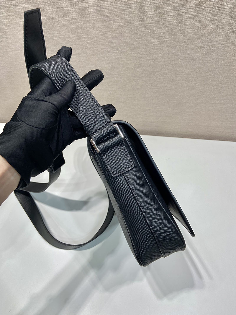 プラダ アウトレット PRADA サフィアーノレザー ショルダーバッグ 2VD059_9Z2_F0002_V_OOO ブラック H品 プラダ メッセンジャーバッグ メンズ - 画像 (6)