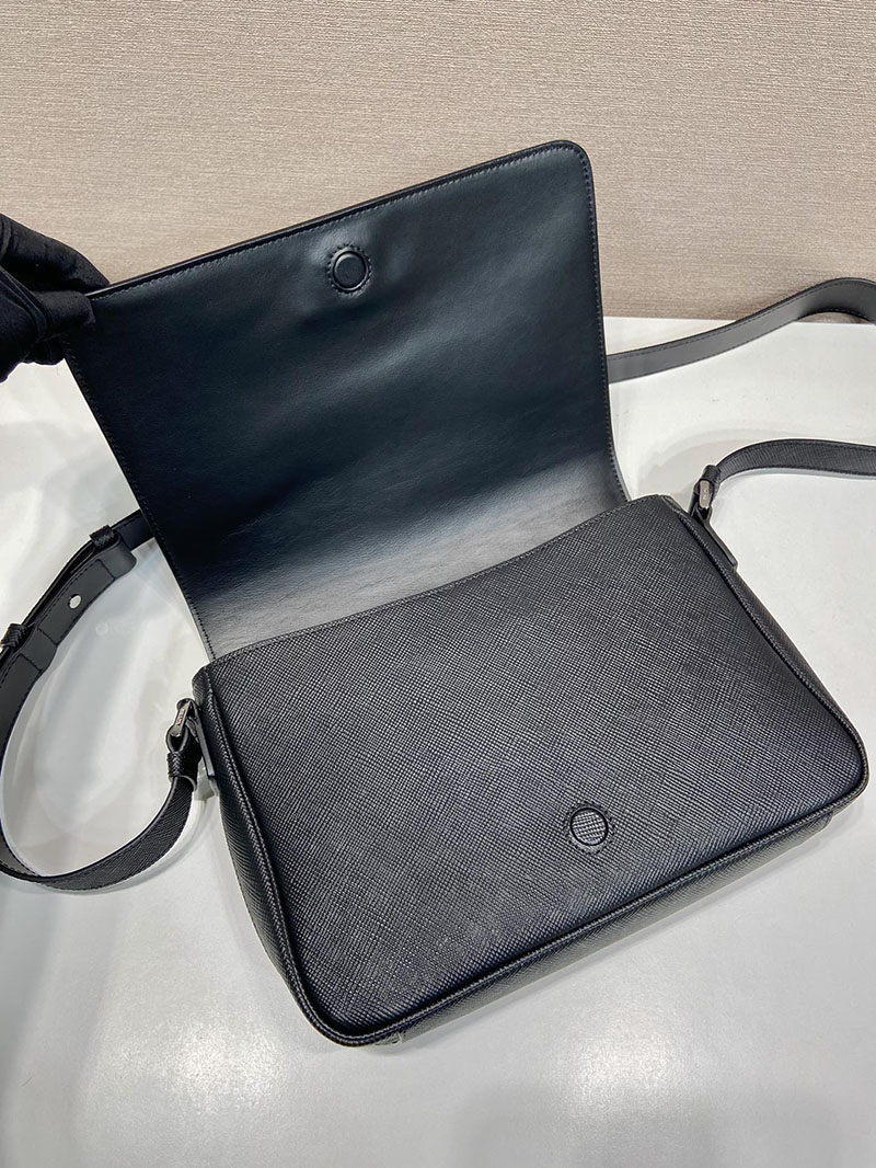 プラダ アウトレット PRADA サフィアーノレザー ショルダーバッグ 2VD059_9Z2_F0002_V_OOO ブラック H品 プラダ メッセンジャーバッグ メンズ - 画像 (4)