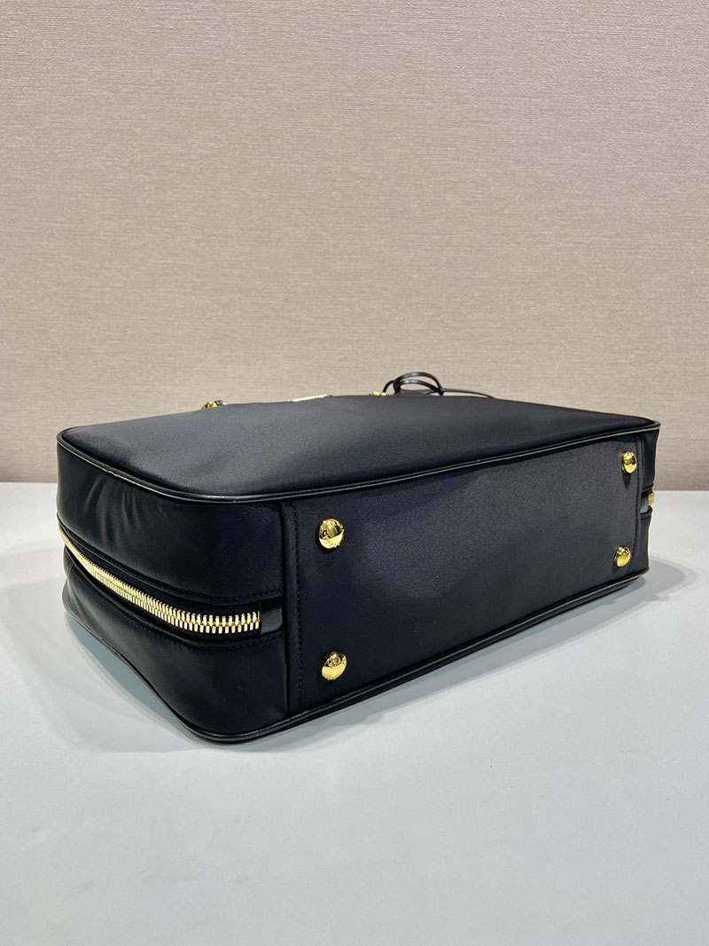 プラダ アウトレット PRADA Re-Edition 1978 ラージ Re-Nylon ダブルハンドルバッグ 1BB114_R064_F0002_V_OOO プラダ ナイロン バッグ 人気 - 画像 (5)