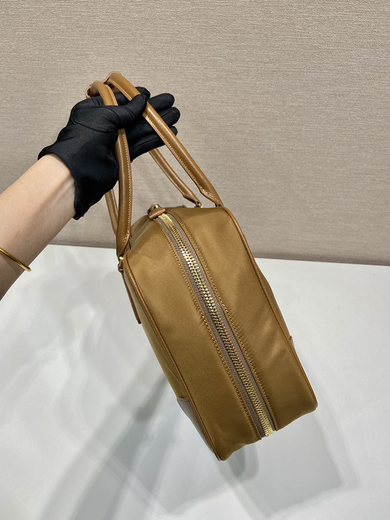 プラダ アウトレット PRADA Re-Edition 1978 ラージ Re-Nylon ダブルハンドルバッグ 1BB114_R064_F03OE_V_OOO キャメル ナイロン バッグ 人気 - 画像 (6)