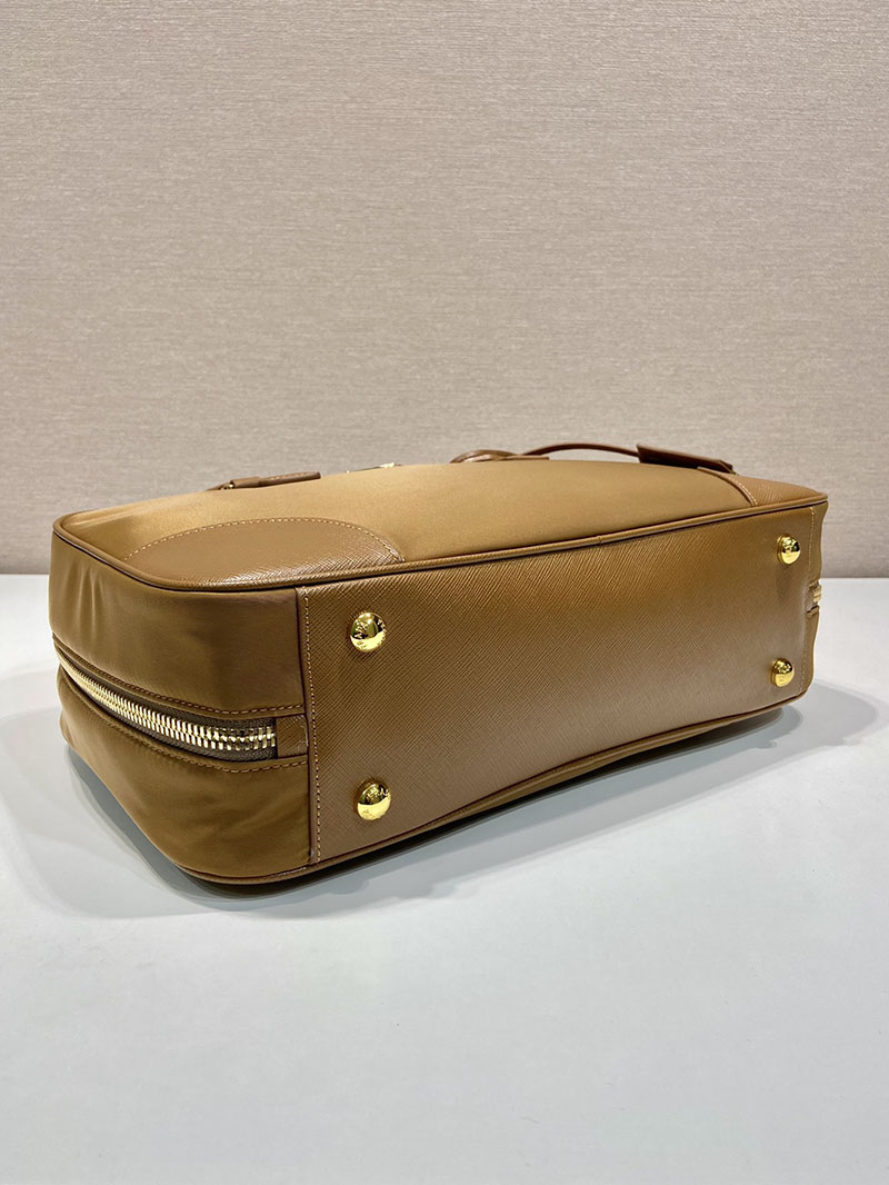 プラダ アウトレット PRADA Re-Edition 1978 ラージ Re-Nylon ダブルハンドルバッグ 1BB114_R064_F03OE_V_OOO キャメル ナイロン バッグ 人気 - 画像 (5)