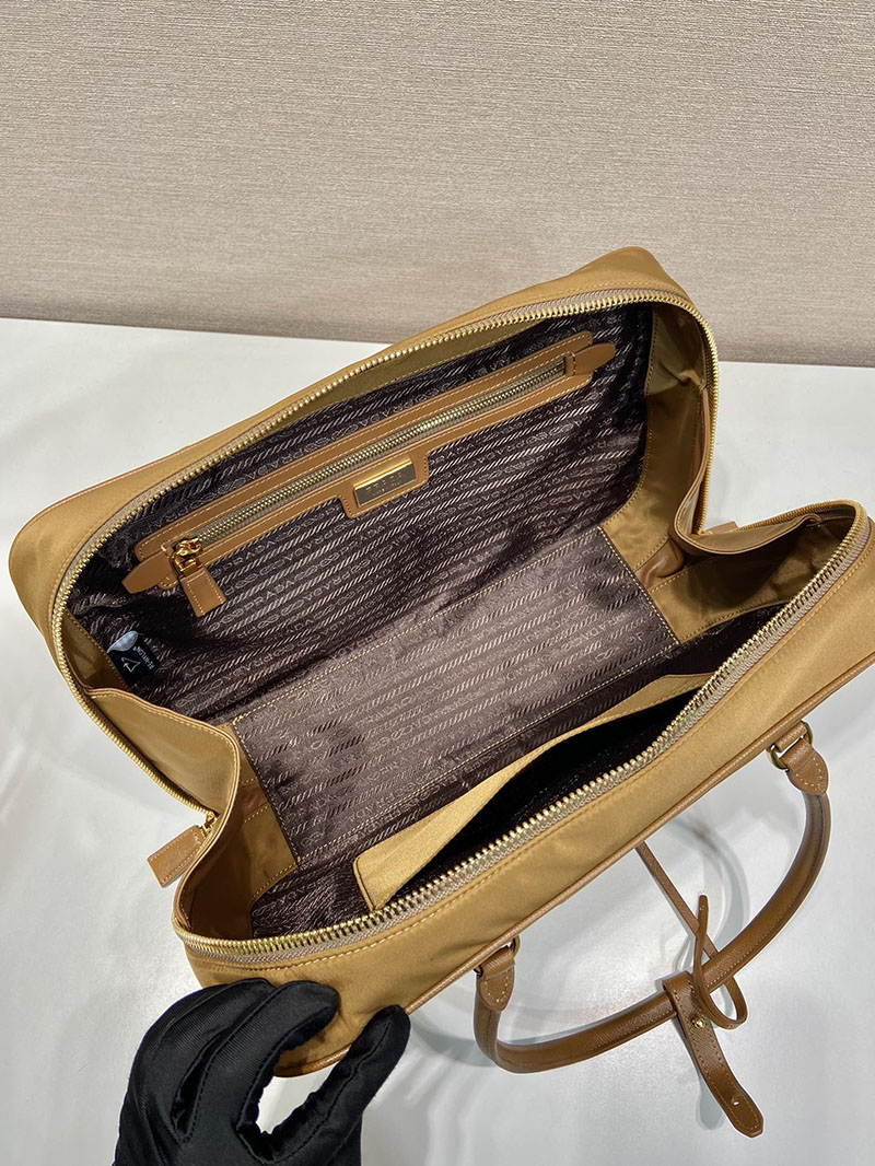 プラダ アウトレット PRADA Re-Edition 1978 ラージ Re-Nylon ダブルハンドルバッグ 1BB114_R064_F03OE_V_OOO キャメル ナイロン バッグ 人気 - 画像 (3)