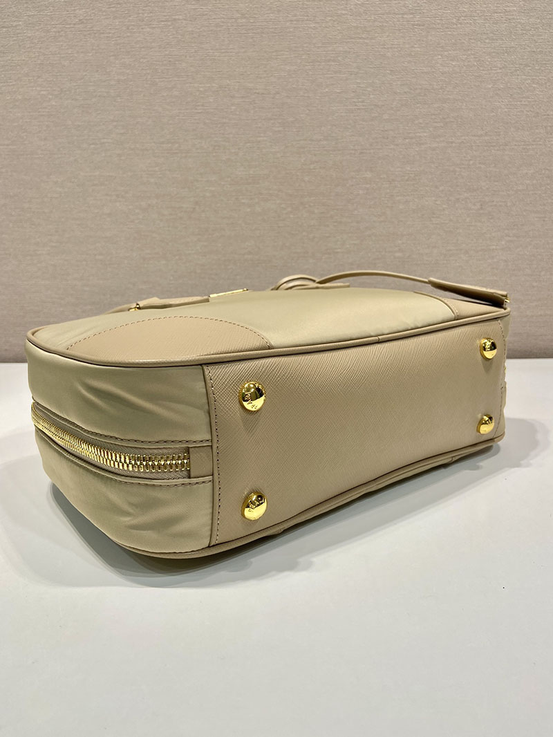 プラダ アウトレット PRADA Re-Edition 1978 ミディアム Re-Nylon ダブルハンドルバッグ 1BB115_R064_F0040_V_OOO ベージュ H品 プラダ ナイロン バッグ 人気 - 画像 (5)