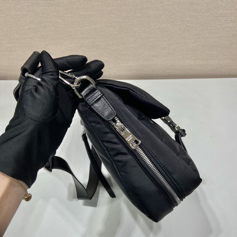 プラダ アウトレット PRADA ショルダーバッグ テスートボンバー 三角ロゴプレート 1BD048_2A4G_F0002 ブラック H品 プラダ ショルダーバッグ 黒 ナイロン - 画像 (5)