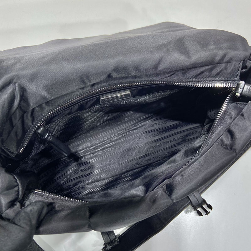プラダ アウトレット PRADA ショルダーバッグ テスートボンバー 三角ロゴプレート 1BD048_2A4G_F0002 ブラック H品 プラダ ショルダーバッグ 黒 ナイロン - 画像 (2)