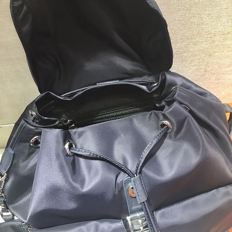 プラダ アウトレット PRADA ポーチ付 ミディアム Re-Nylon バックパック 1BZ811_RV44_F0002_V_OTO ブラック H品 プラダ リュック レディース 新作 - 画像 (4)