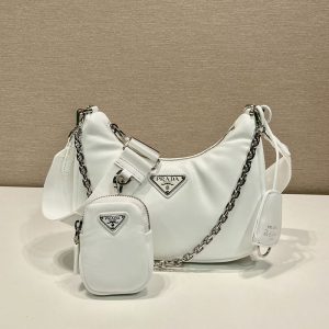 プラダ ショルダーバッグ 白