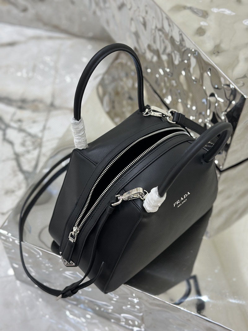 プラダ アウトレット PRADA スーパーノヴァ ミディアム レザー トライアングルロゴ 1BA366_2DDJ_F0002 ブラック H品 プラダ ショルダーバッグ レザー - 画像 (3)