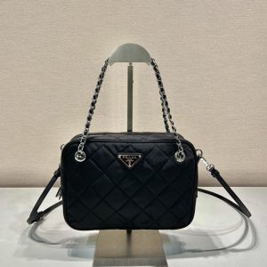 プラダ ショルダーバッグ 黒 ナイロン