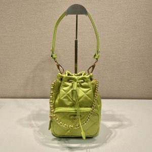 プラダ バッグ アウトレット