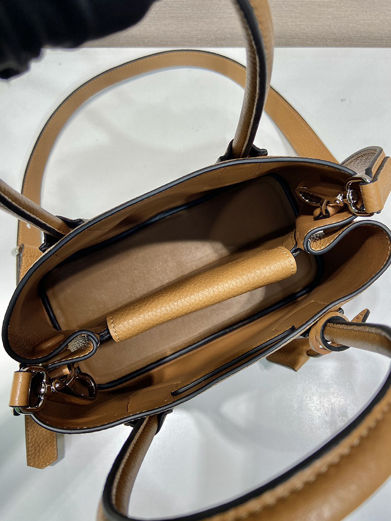プラダ アウトレット PRADA サフィアーノ ロゴ レザー ハンドバッグ 1BG443_2A4A_F0046 ブラウン H品 プラダ ハンドバッグ アウトレット - 画像 (3)