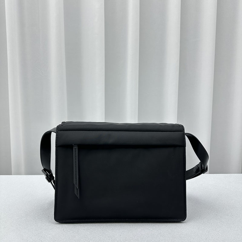 プラダ アウトレット PRADA Re-Nylon ラージ パデッド ショルダーバッグ 三角ロゴ 1BD256_RDLN_F0002_V_OOO ブラック H品 プラダ バッグ アウトレット - 画像 (8)