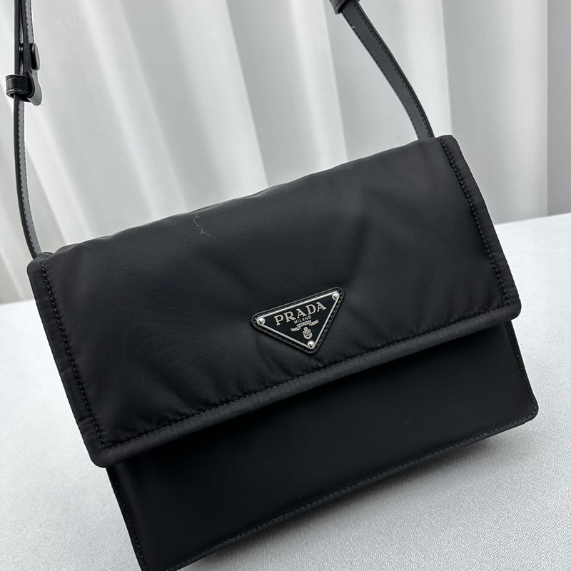 プラダ アウトレット PRADA Re-Nylon ラージ パデッド ショルダーバッグ 三角ロゴ 1BD256_RDLN_F0002_V_OOO ブラック H品 プラダ バッグ アウトレット - 画像 (7)
