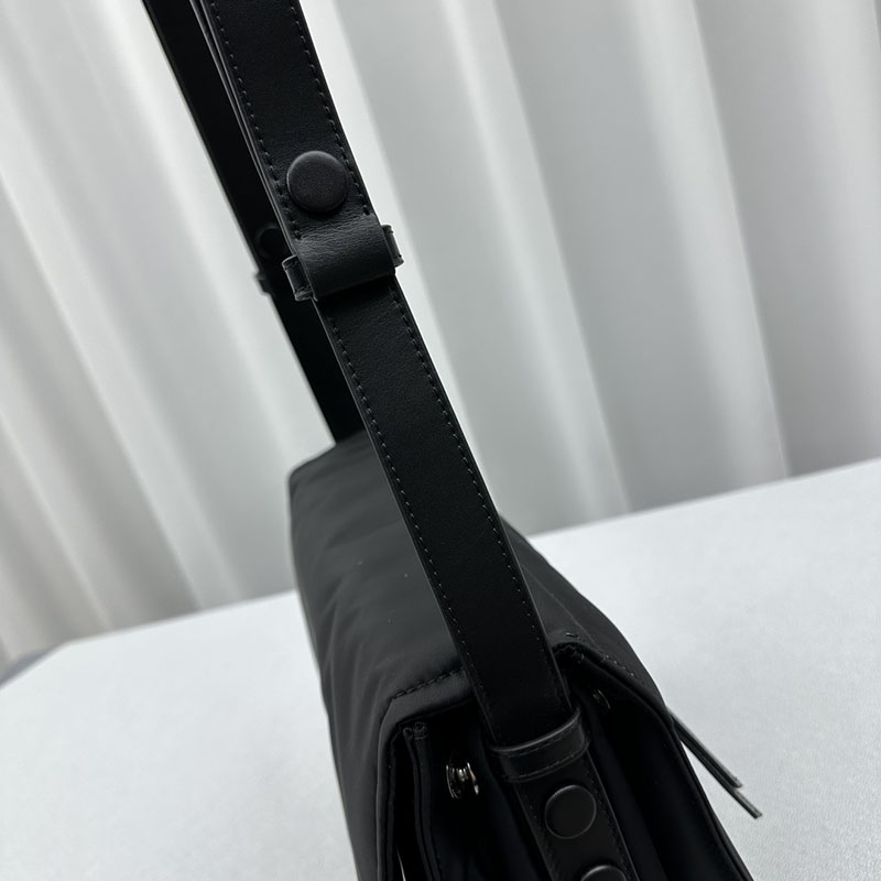 プラダ アウトレット PRADA Re-Nylon ラージ パデッド ショルダーバッグ 三角ロゴ 1BD256_RDLN_F0002_V_OOO ブラック H品 プラダ バッグ アウトレット - 画像 (6)