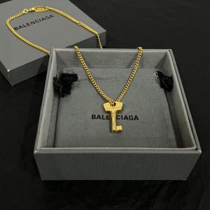 バレンシアガ ネックレス 公式