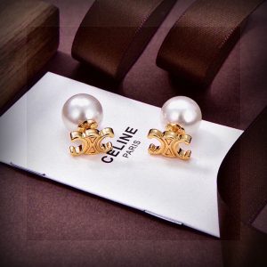 セリーヌ ピアス 芸能人