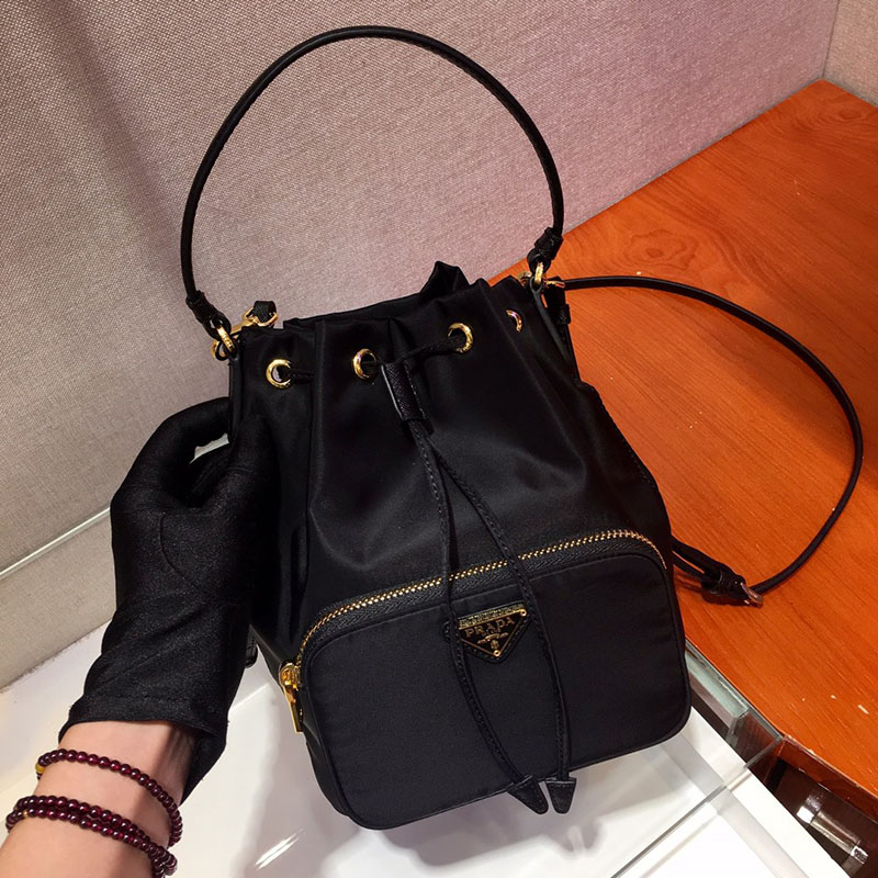 プラダ アウトレット PRADA デュエット Re-Nylon バケットバッグ 1BH1864_RV44_F0007_V_UOP ボルドー H品 プラダ 手提げバッグ - 画像 (9)